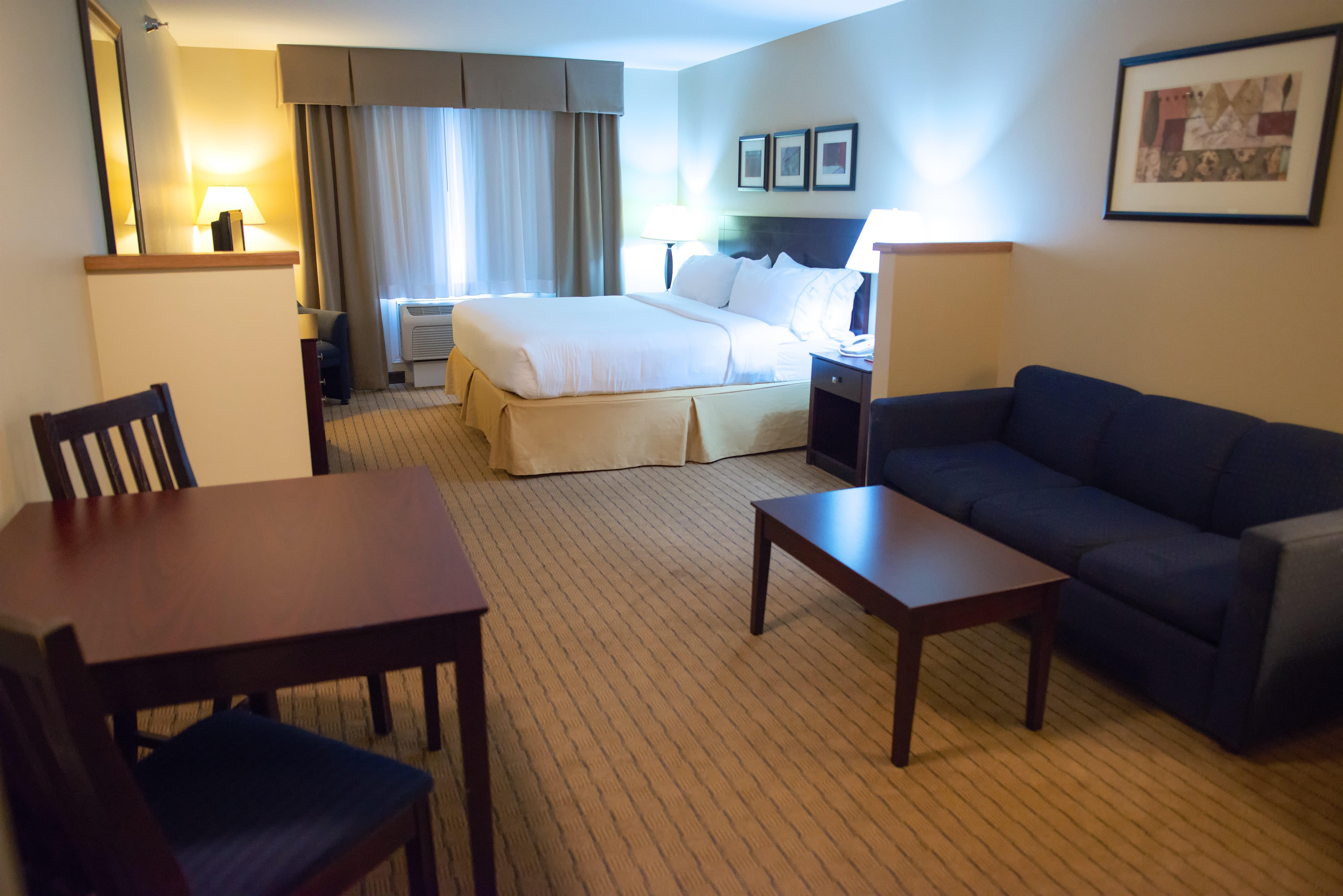 Holiday Inn Express Devils Lake By Ihg Ngoại thất bức ảnh