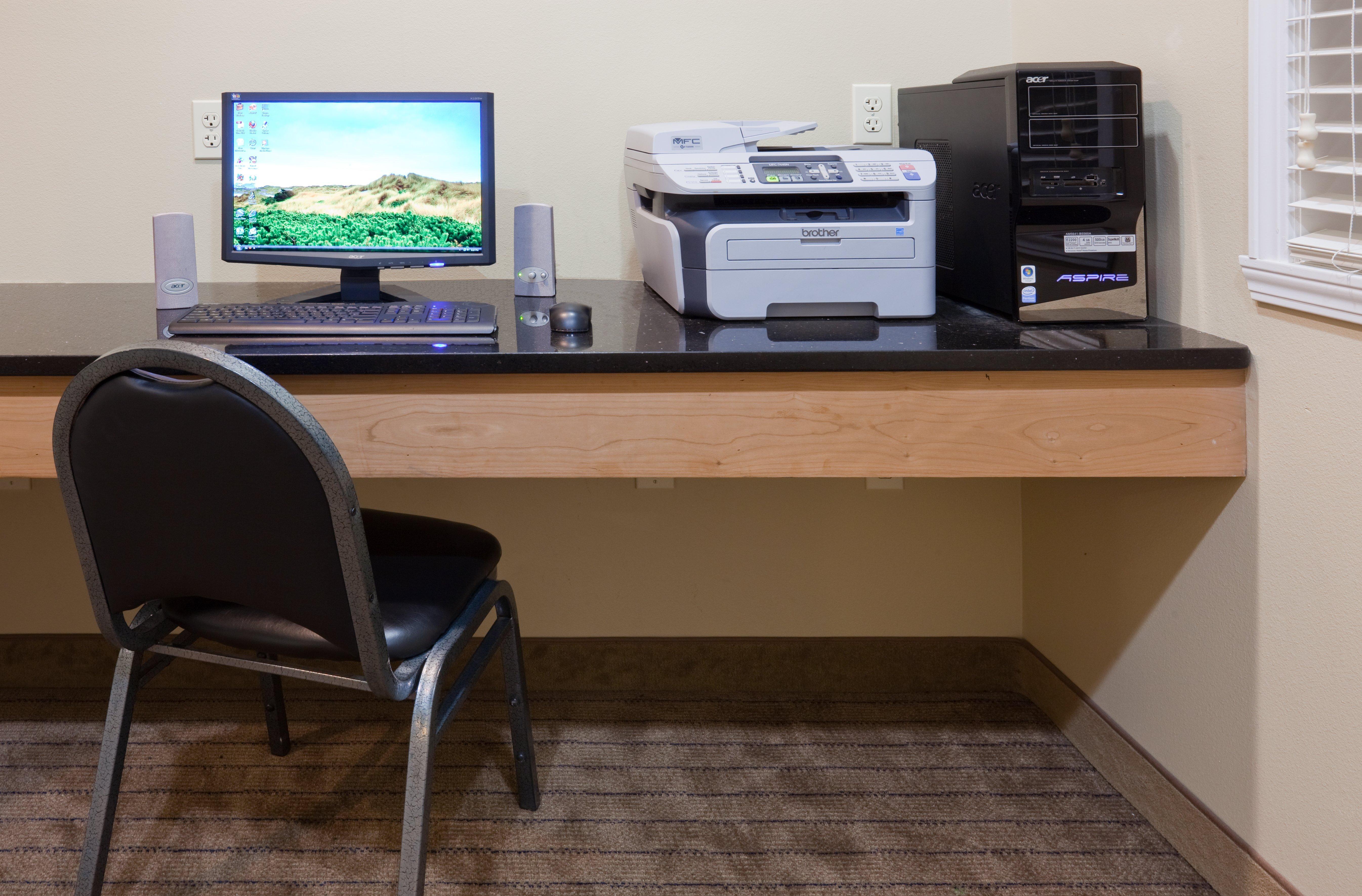 Holiday Inn Express Devils Lake By Ihg Ngoại thất bức ảnh