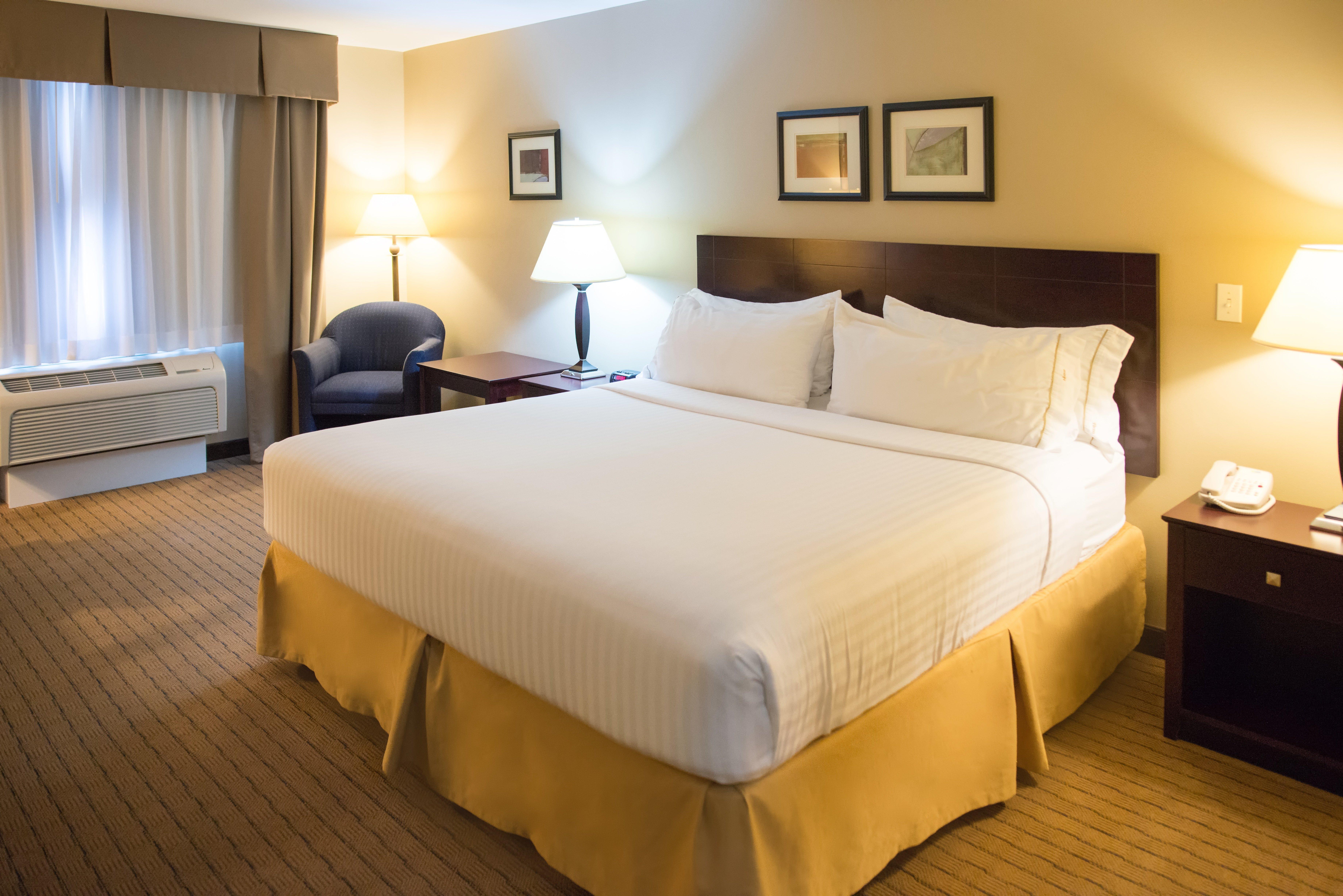 Holiday Inn Express Devils Lake By Ihg Ngoại thất bức ảnh