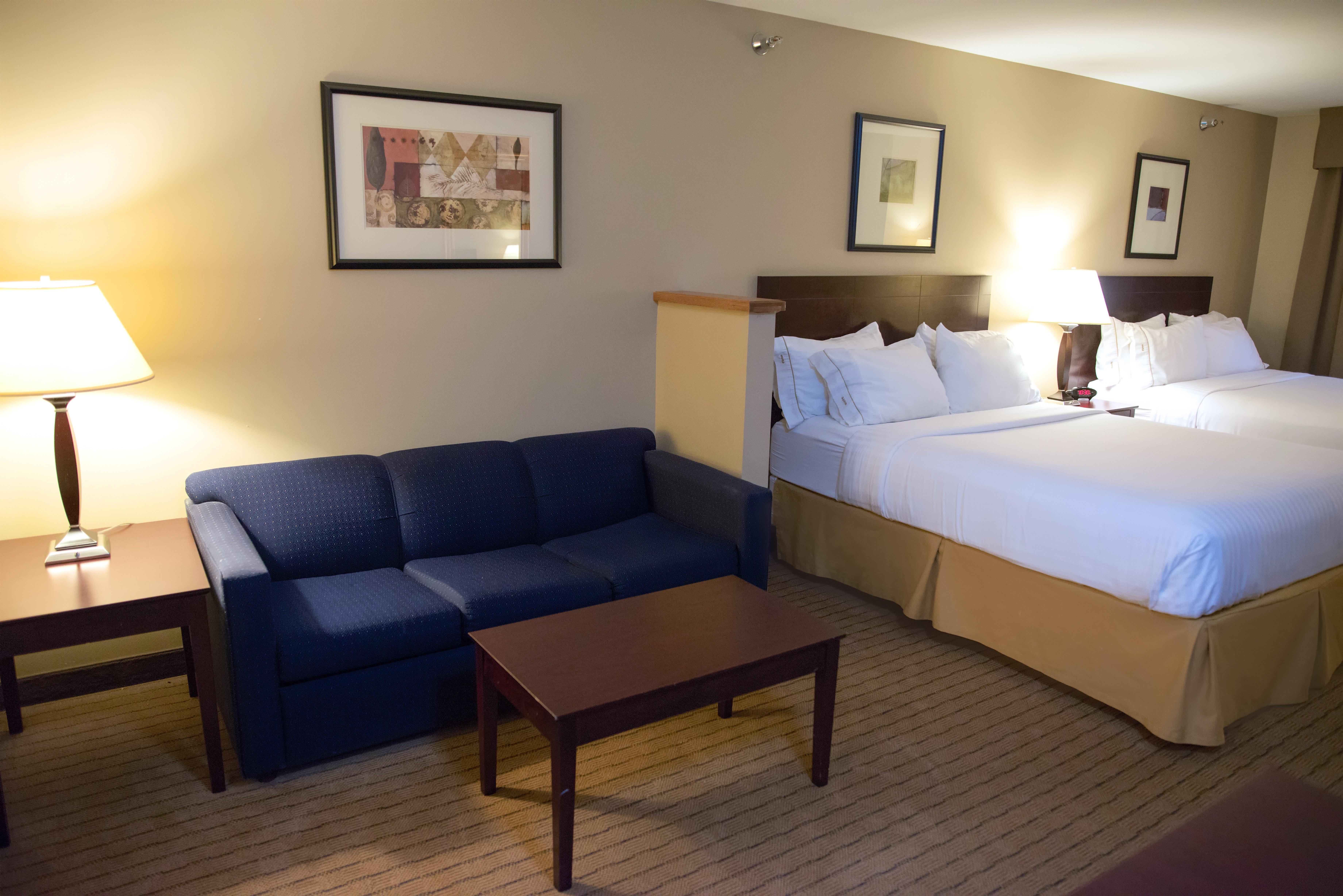 Holiday Inn Express Devils Lake By Ihg Ngoại thất bức ảnh
