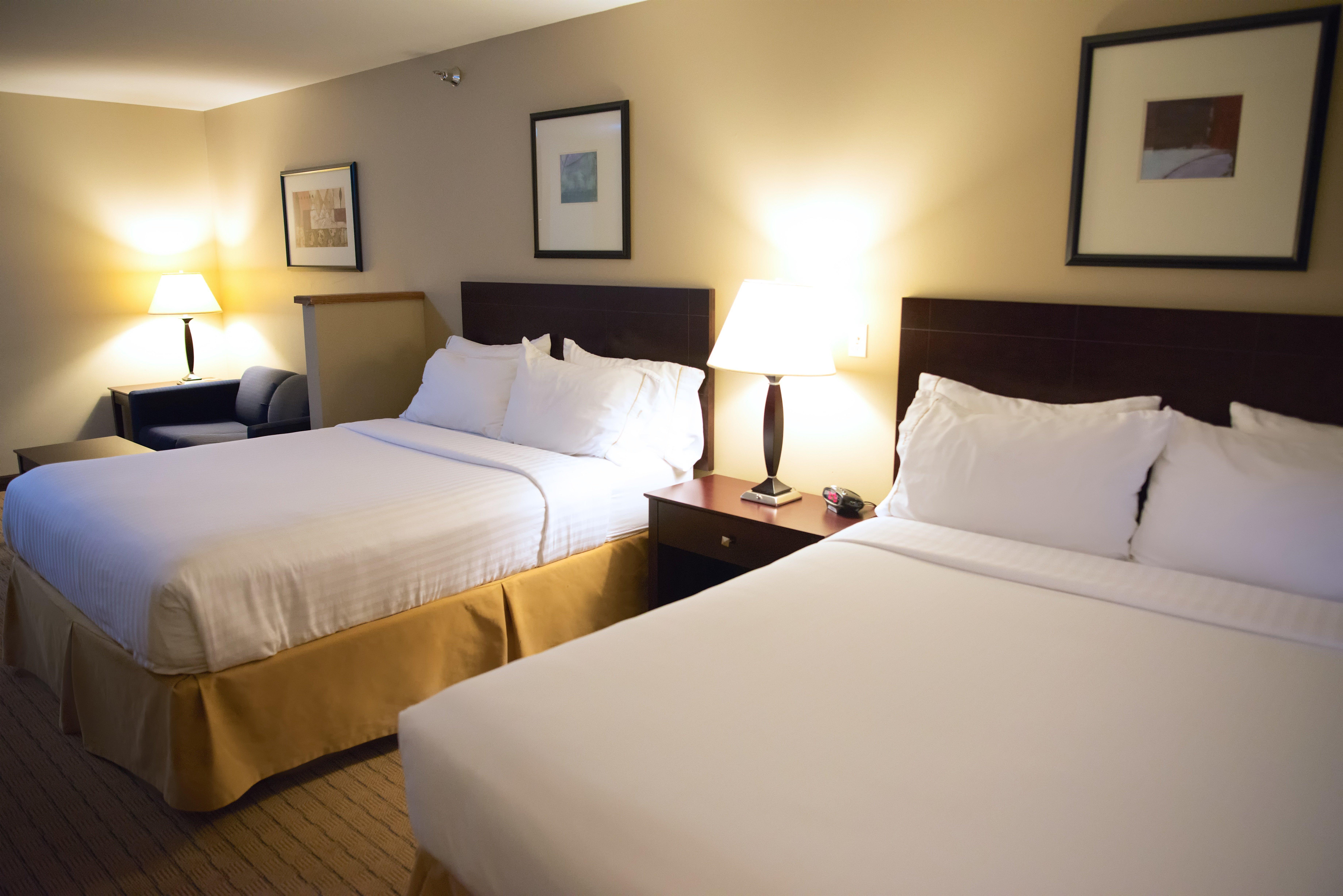 Holiday Inn Express Devils Lake By Ihg Ngoại thất bức ảnh