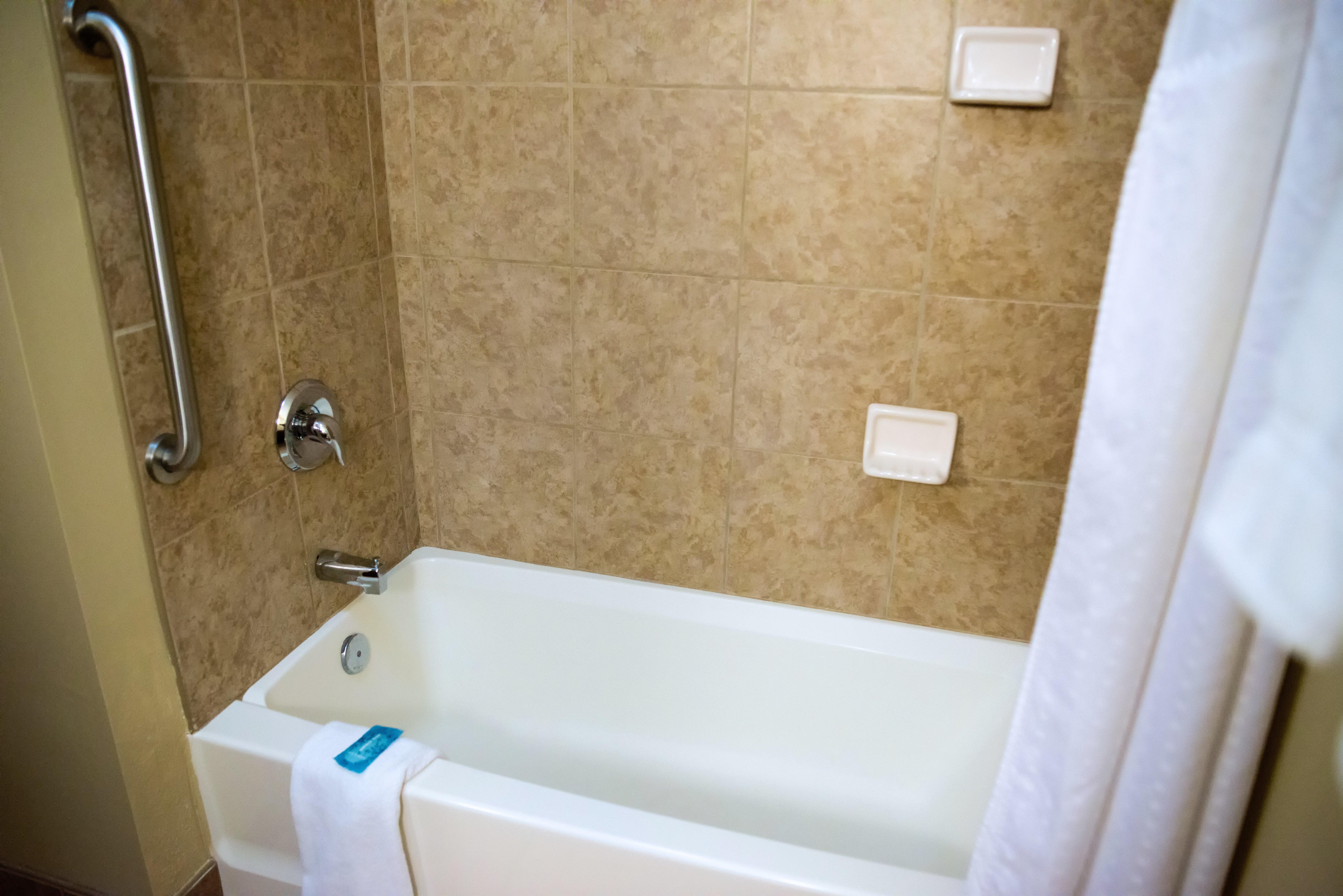 Holiday Inn Express Devils Lake By Ihg Ngoại thất bức ảnh